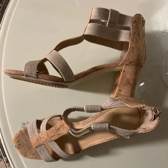 Donald J. Pliner Beige and Cork Sandals NWOT - Picture 8 of 9